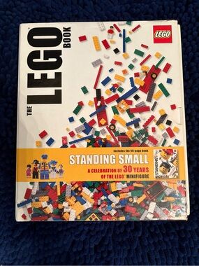 LEGO - A two book set that celebrates 30 years of the LEGO Minifigure